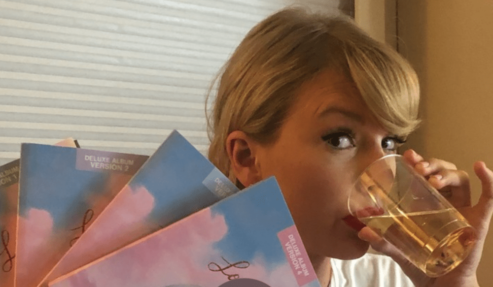 jamzbaze's tweet photo. Music: Taylor Swift – The Archer https://t.co/7QIzMBl0pd https://t.co/ISWmPsg4s4