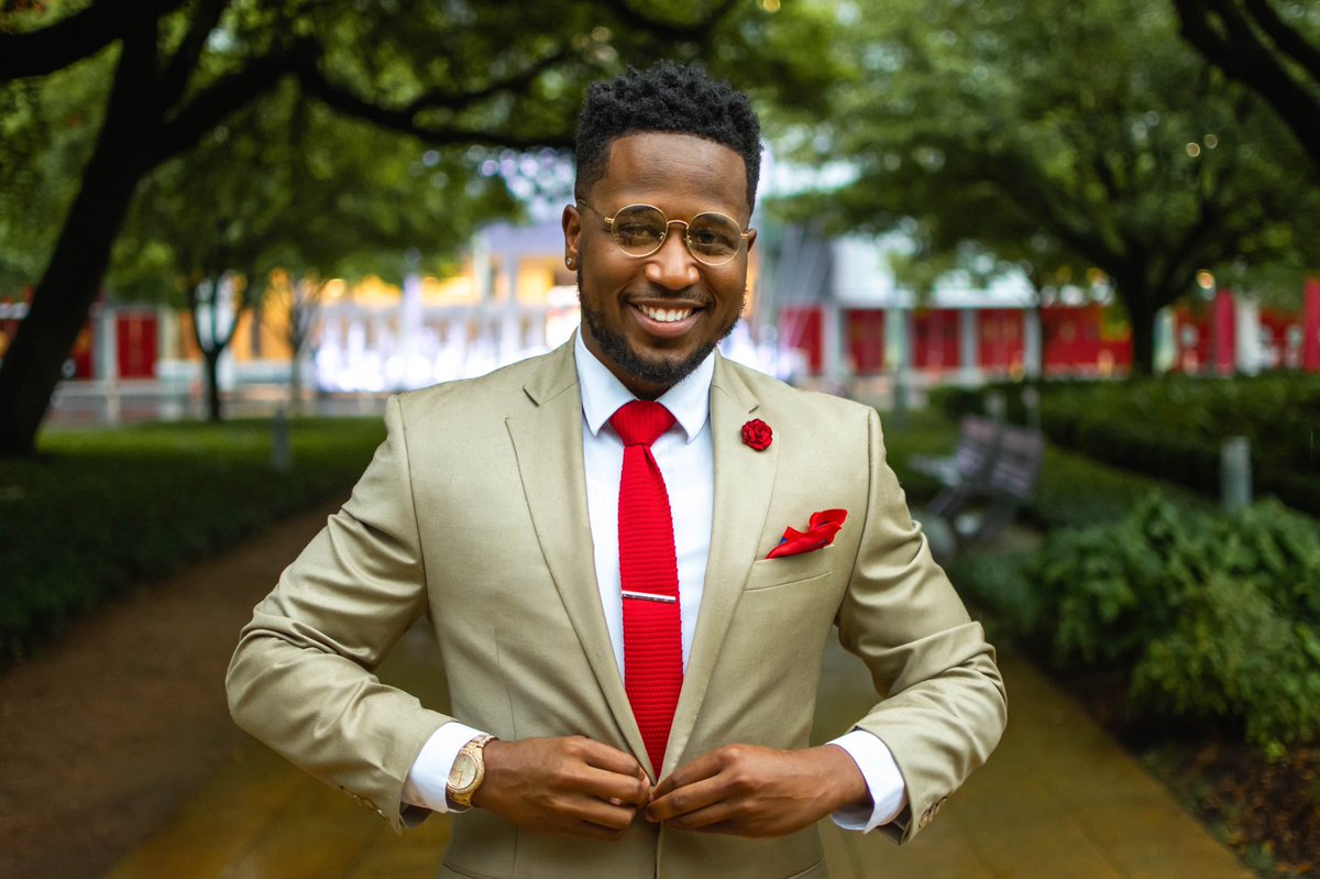medflixszn's tweet photo. Summer Grad Sessions are still available!
📸: Medron The Creator
Booking: 281.608.4983
#GradSZN #GraduationPictures #MommaIMadeIt #GradPhotography #HoustonPhotographer #HoustonVisuals #HBCU #PWI https://t.co/CemLWZTNBX