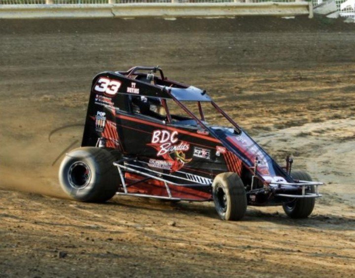 15 yr old Ty Nevins &amp; his Hyper X7 are ready for Hyper Racing 600 Speedweeks. The FL driver will compete in this weeks Terry Sprague Memorial at @SouthernIllinoisRaceway before heading to PA. Thanks to <a href="/Hyper/">HYPER</a> <a href="/PopFusions/">Popfusions</a>  <a href="/BDCBandits/">BDC BANDITS</a>, &amp; @@supanbrothers for all the support