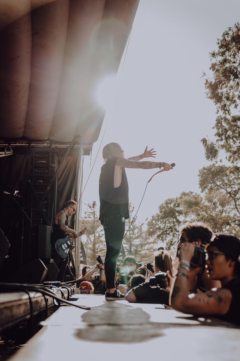 thiswildbemis's tweet image. Sleeping With Sirens in Mountain View for the final @VansWarpedTour 🔥🎸🤘🏻