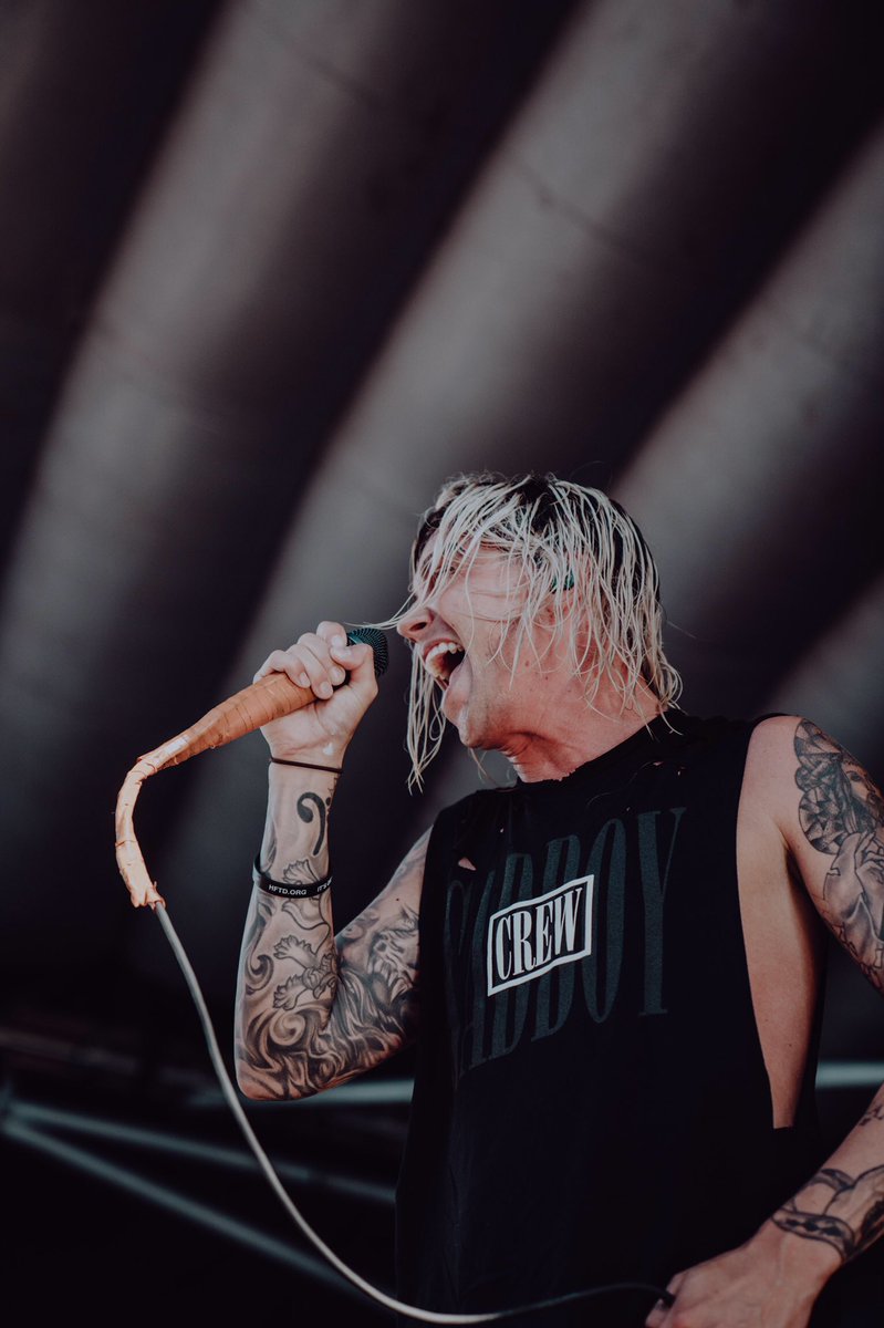 thiswildbemis's tweet image. Sleeping With Sirens in Mountain View for the final @VansWarpedTour 🔥🎸🤘🏻