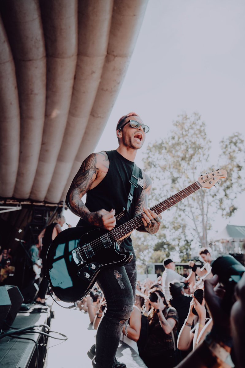 thiswildbemis's tweet image. Sleeping With Sirens in Mountain View for the final @VansWarpedTour 🔥🎸🤘🏻
