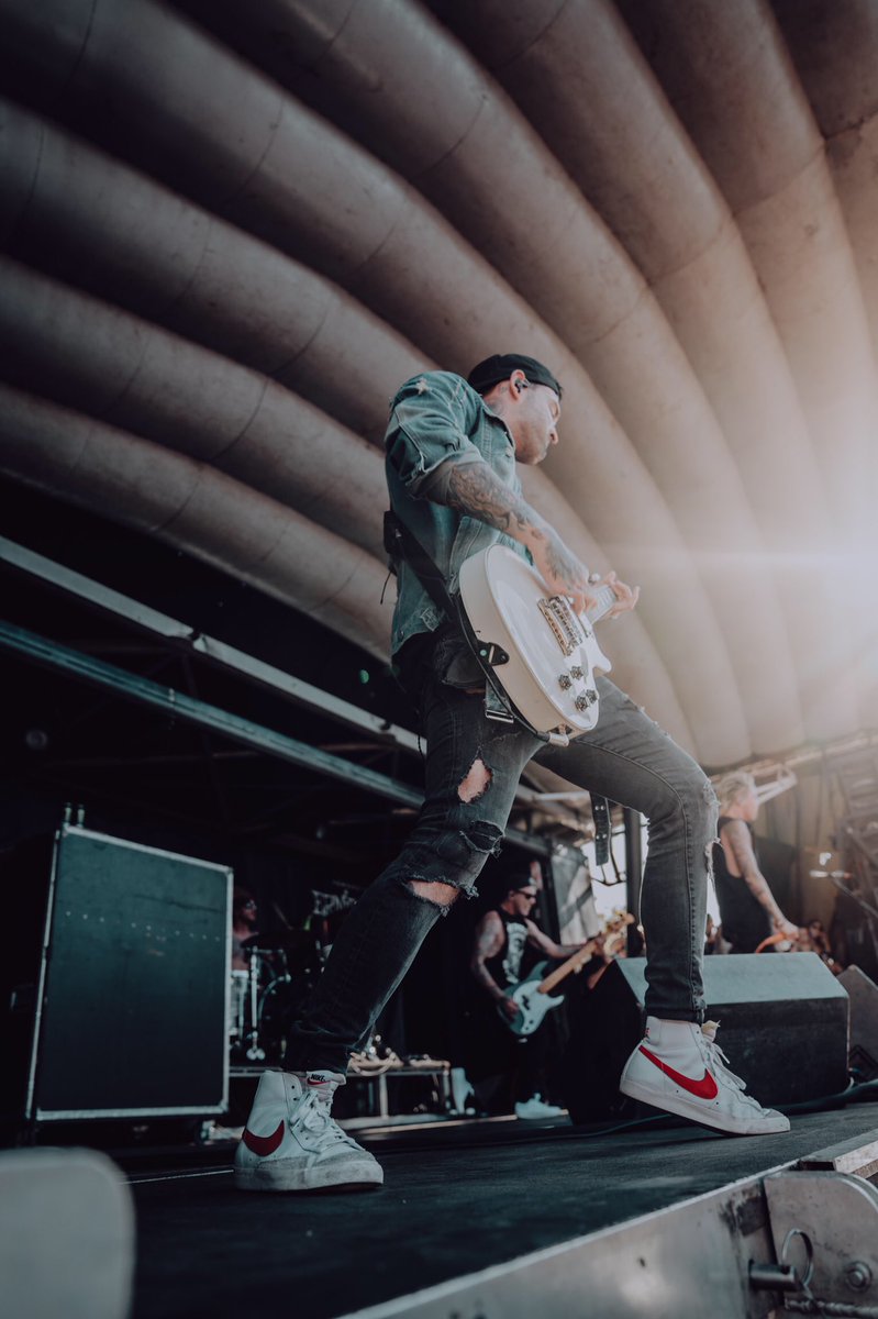 thiswildbemis's tweet image. Sleeping With Sirens in Mountain View for the final @VansWarpedTour 🔥🎸🤘🏻