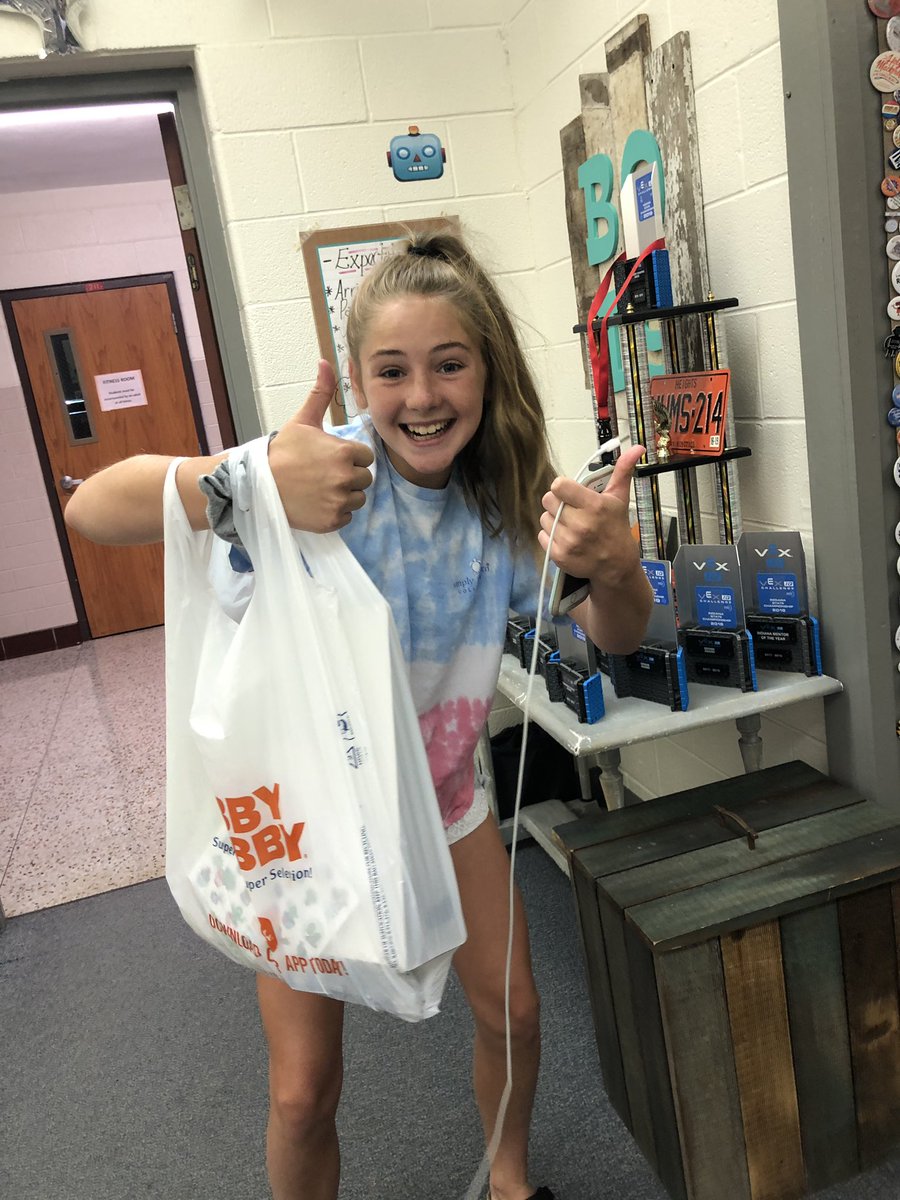 bowyersbots's tweet photo. This girl right here is ready to get down to business!! Not too many kids are this fired up about their engineering notebooks! #214 #hhmsrobotics #vexrobotics 🤪📚✏️ https://t.co/BBcjVGoMZD