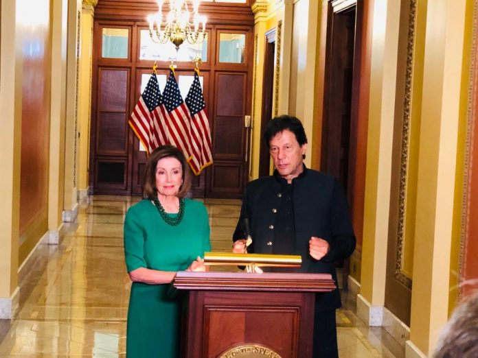 appcsocialmedia's tweet photo. #PM #Imran, Speaker #Pelosi discuss #PakUSTies
#APPNews
#ImranKhanOurPride #CapitolHill @SpeakerPelosi
#PMIKVisitingUS #PMIKInUSA #PMvisitingUS
@StateDept @PTIofficial @PakEmbassyDC
@MoIB_Official
https://t.co/p0WdgYowDK via Associated Press Of Pakistan https://t.co/3RmwFsBblp