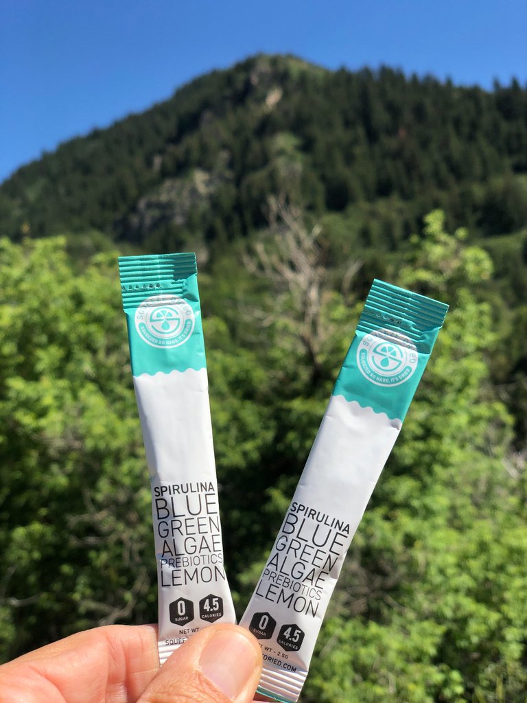 squeezedried's tweet photo. Did you know that the brand new #MermaidLemonade has Prebiotics in it? Prebiotics are a fiber that the human body can't digest but they are also the food for Probiotics that are in our Apple Cider Vinegar.
#SqueezeDried #SqueezeTheDay
https://t.co/82I9UOg3YF https://t.co/ja1w0Bfyfv