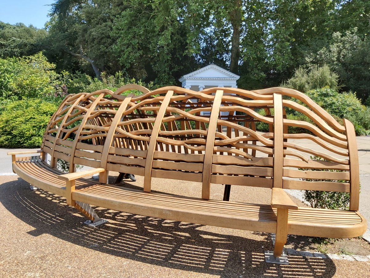 LETTERCARVE's tweet photo. Visited @kewgardens today, and was both impressed and moved by the Verdun memorial bench by @GazeBurvill. I loved the hand--cut lettering by Kate Hanrahan. https://t.co/DWNbsIYXst