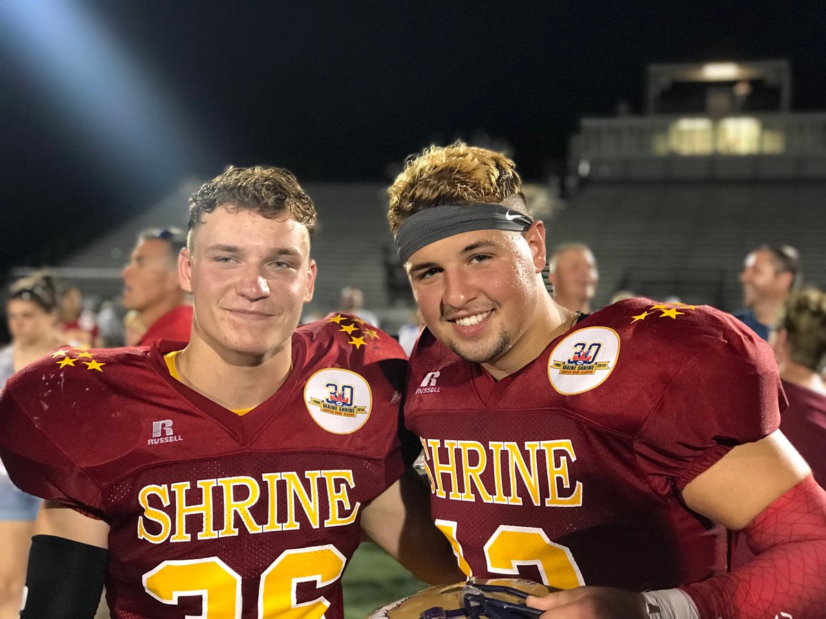 Cheverus_Stags's tweet photo. A great picture of Cheverus grads, Teigan Lindstedt and Vic Morrone from the Lobster Bowl this weekend! https://t.co/SUd05Ka7Ef