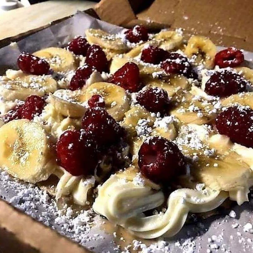 BobnTimmysTX's tweet image. We are feelin' The Elvis today, are you? We will be ready for dinner 5p to 10p, StreetFare SA, 1916 Austin Hwy. See you there! #BobnTimmysFT🚎 #foodtrucklife🤗 #saeats #sanantonioeats #eatlocal #EatWhereStreetFare🍕 @210Where @wheresaeats @SAcurrent @KENS5 @ksatnews @DavidElderTV