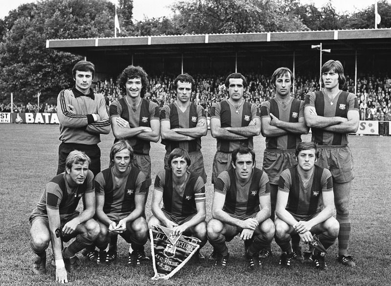 FOTOS HISTORICAS O CHULAS DE FUTBOL - Página 11 EAMCHcwXoAAV4zc?format=jpg&name=900x900