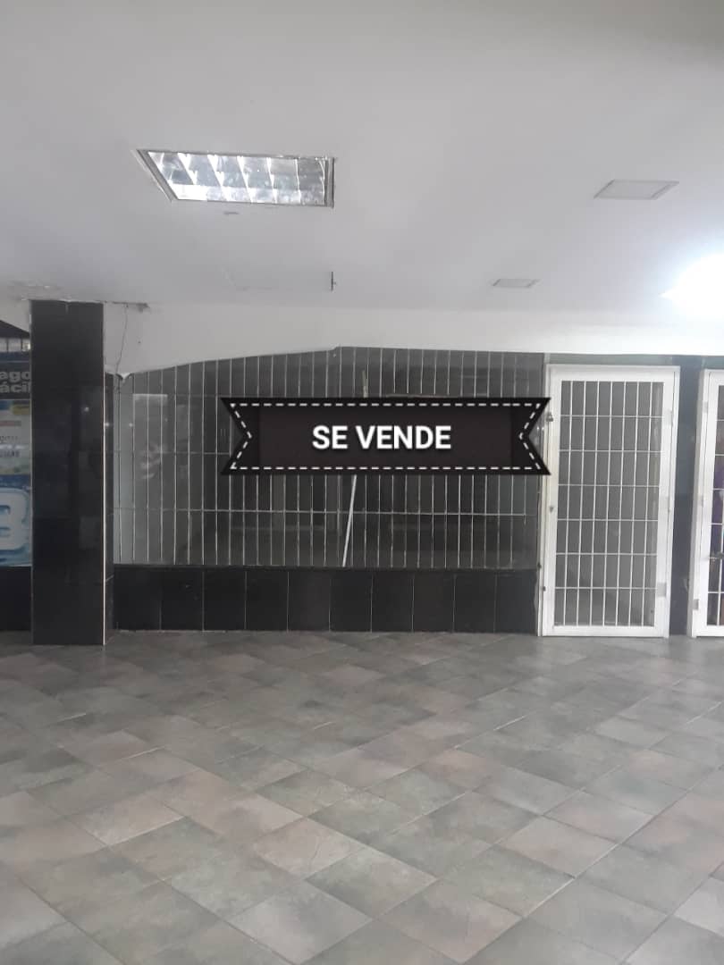 USADOperoVIRGO's tweet photo. VENDO!! de Oportunidad local comercial en el primer nivel del C.C. Biblos en Urb.Unare II de #PuertoOrdaz 37 mt2 con baño y linea telefónica, rejas. #Inmuebles #LocalesComerciales #Guayana #Venezuela https://t.co/dJFJxVI2rU