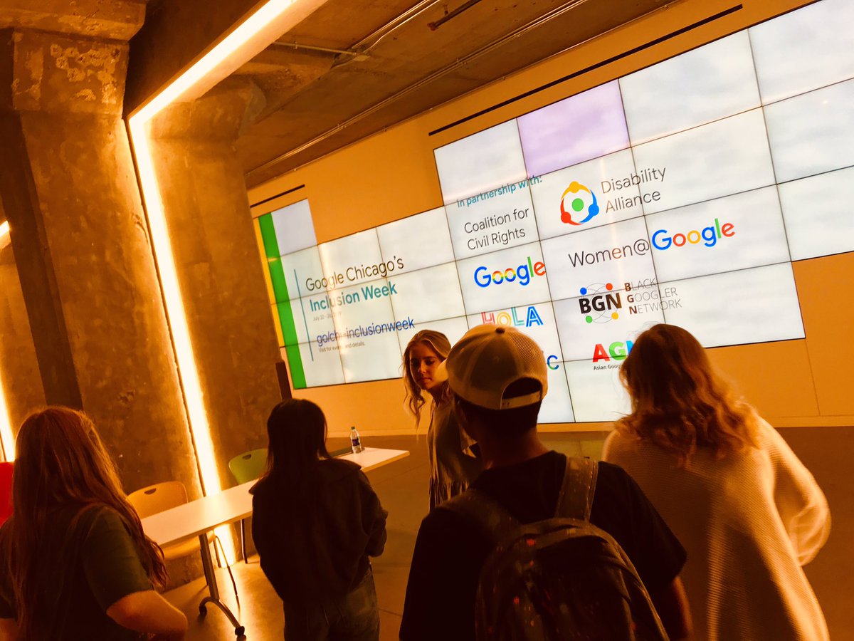 TengesRobert's tweet photo. Hanging with our @ColumbiaChi #SummeratColumbia high schoolers and faculty mentor @Claytonsaurus at @Google Chicago! @ccc_business @ColumAdmit @ColumAlum @GooglePlay @googledevs @GoogleForEdu #creative2career https://t.co/DPBBp3zpfm