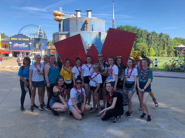 VentureAbroad's tweet photo. 1st Fife/Cupar explorers and 445th Liverpool guides enjoying a hot but fun day @WalibiHolland 
#fun #actionfilled #themepark #guiding #scouting https://t.co/7uu746DUjG