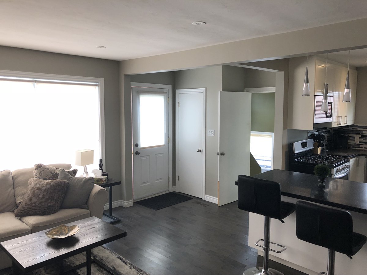leaseourhouse's tweet photo. #Hamilton #FURNISHED SHORT TERM Home for #RENT 3Bed 1Bath Avail Sept 1 $2,500 + Water &amp; hydro (Internet &amp; Gas Included) 6-8 months rental. Move in day is September 1st. This is a fully renovated house with modern appeal. 

https://t.co/8y56tbKCFh https://t.co/q8aw1qr5pF