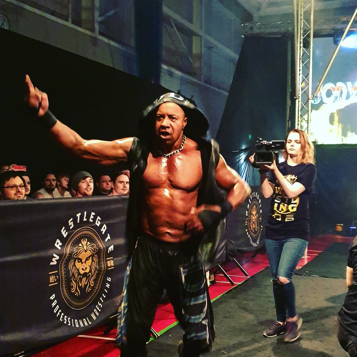 Ringsiders_'s tweet photo. COMING SOON! 👀

@WTPKurt will be speaking to the Peter Parker of British Wrestling!

Wanted to be involved in wrestling as a videographer but don't have a clue how? 

Kurt will speak to @amyeditsstuff to tell her story as a leading videographer!

Photobombs these pictures too! https://t.co/0Z6LbFsG3K