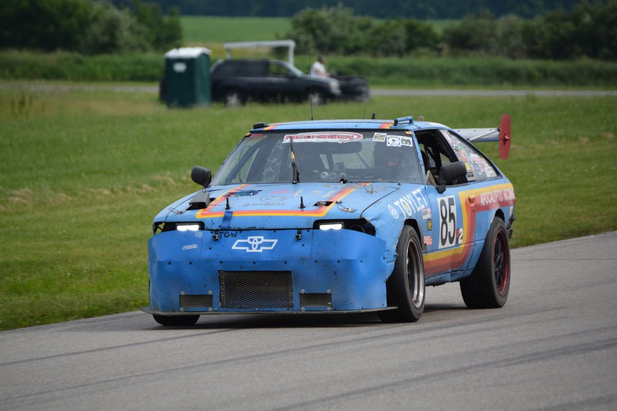 24hoursoflemons's tweet photo. Lemons is basically the Circle of Life, except Simba is a '78 Celica or a Rolls Royce. OK, the metaphor sucks. Read this on @AutoweekUSA, though. #24hoursoflemons #RustBeltGP
https://t.co/0I7zCSXq2y https://t.co/0FLTBciM7j