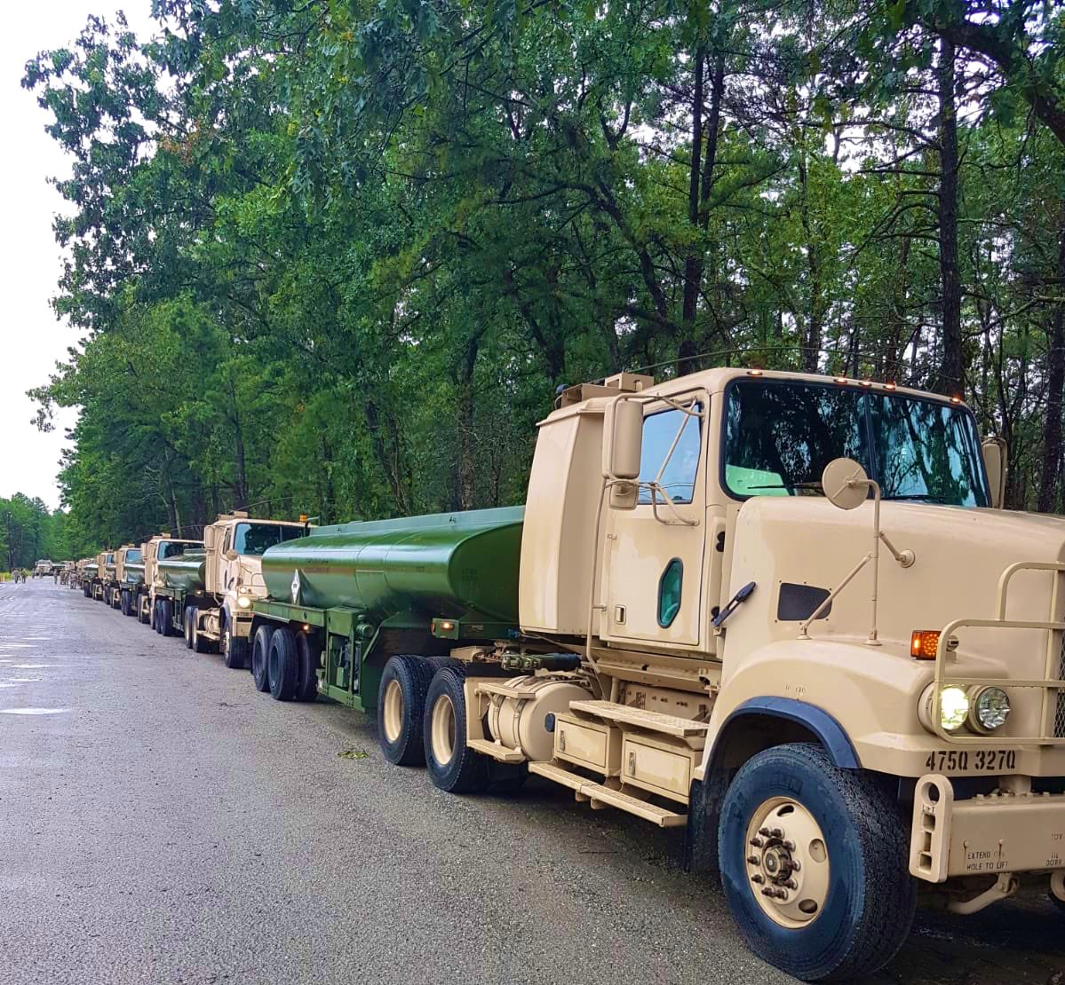 152RegimentRLC's tweet image. 327th QM Bn *60 #Fuel tankers to conduct #Petroleum supply depot operations with integrated joint support from #PetOps @152RegimentRLC &amp;amp; @9RegimentRLC *327th aim to haul &amp;amp; supply *7 million ltrs of Fuel on QLLEX19. @104Bde @BritishArmy @TheRLCThinkers @RFCANI @RHQ_The_RLC