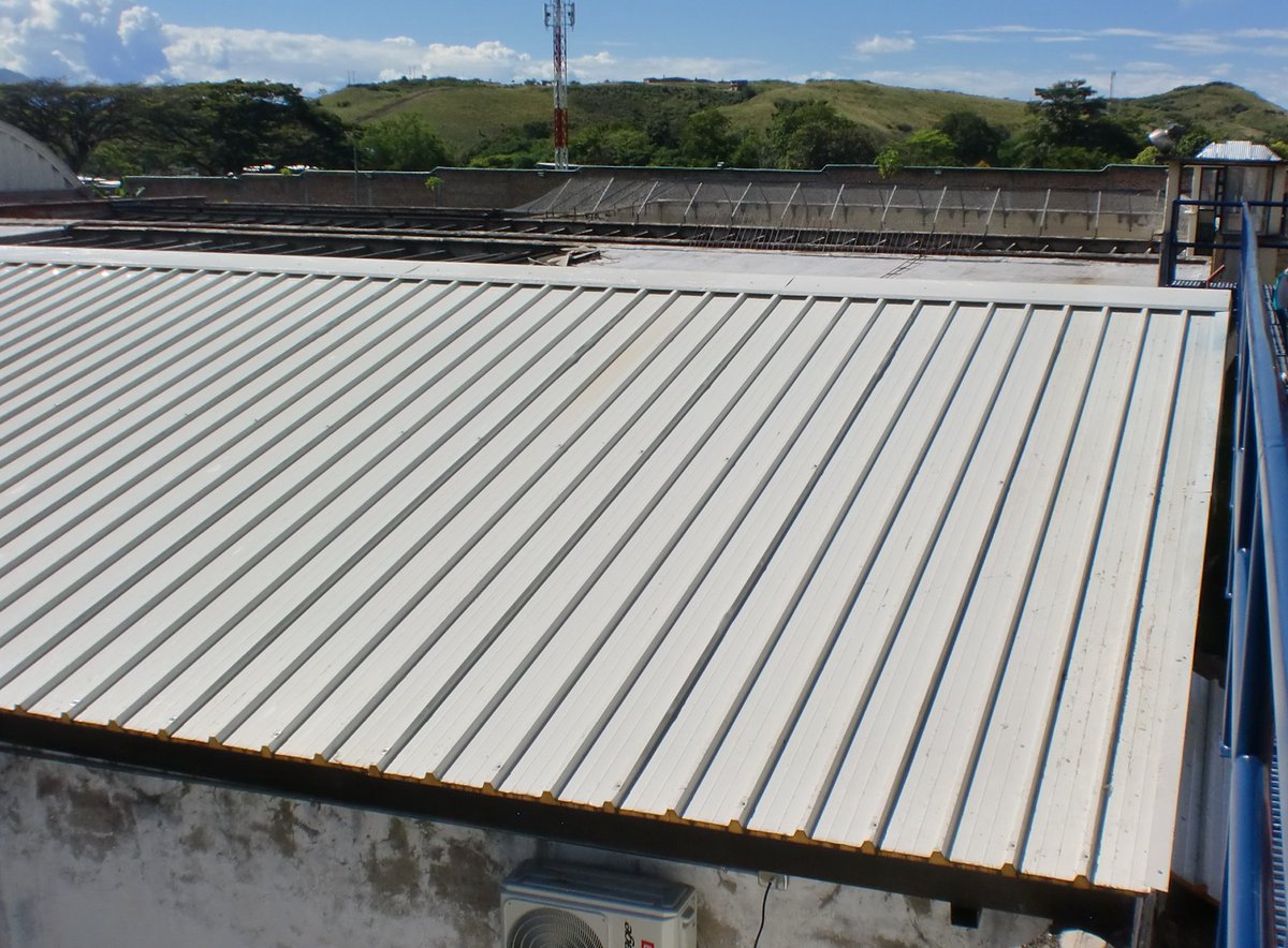 Fonade's tweet photo. #ENTerritorioAvanza | El convenio firmado por @USPEC_Colombia y #ENTerritorio entregó las obras de mantenimiento e infraestructura de 8 patios en el Establecimiento Penitenciario de Garzón, Huila, que beneficiarán a más de 350 personas. https://t.co/BFyCJxnFbp