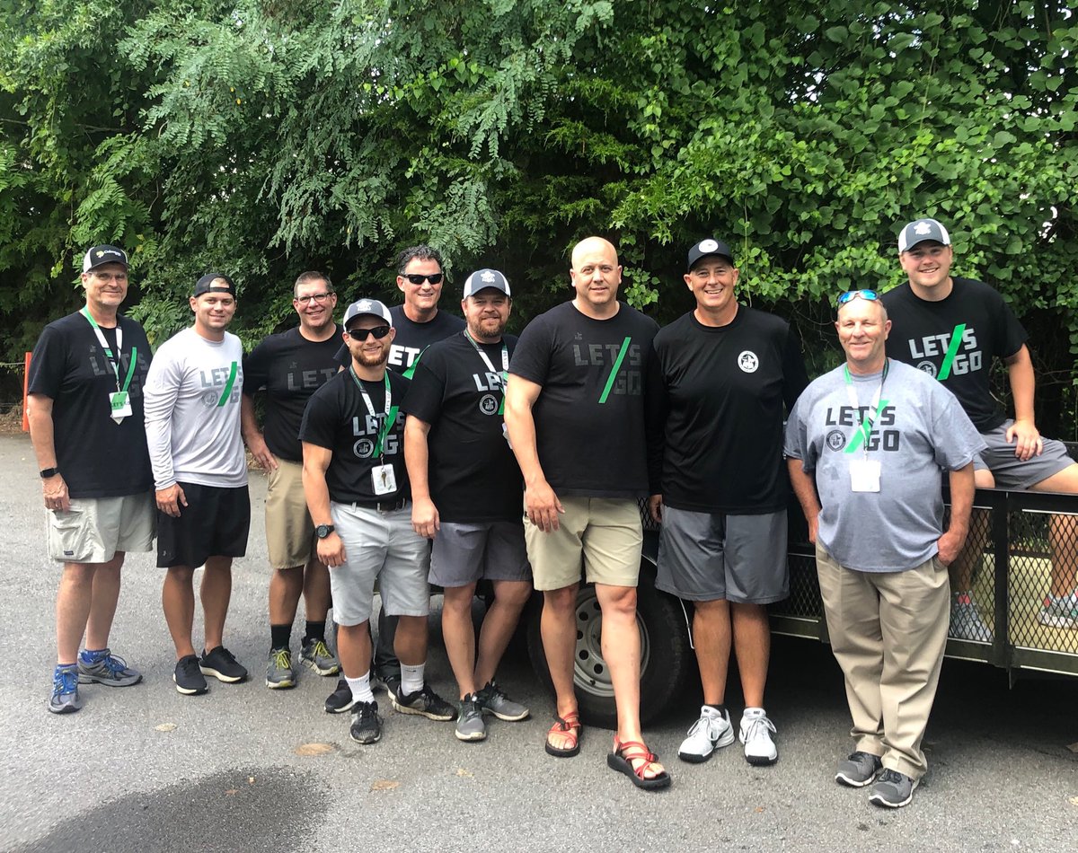 dcraigfca's tweet photo. Camp Drink Team gettin’ it done! #letsgofca #greaterknoxvillefca #lakewayfca https://t.co/UHBS5h8DaX