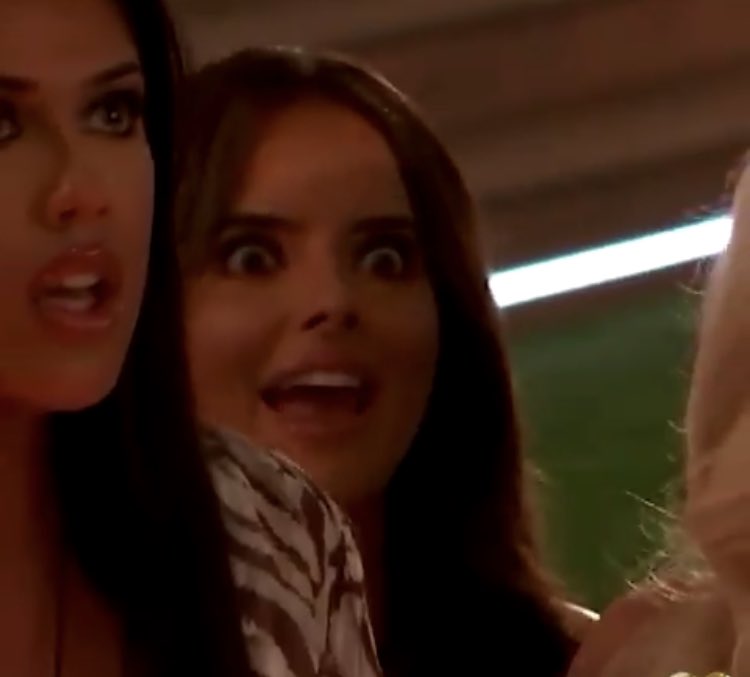 Herdotie's tweet photo. Anna’s “no wonder you’ve only had one relationship and slept with over 100 girls” line got me like #loveisland https://t.co/435WCBODKh