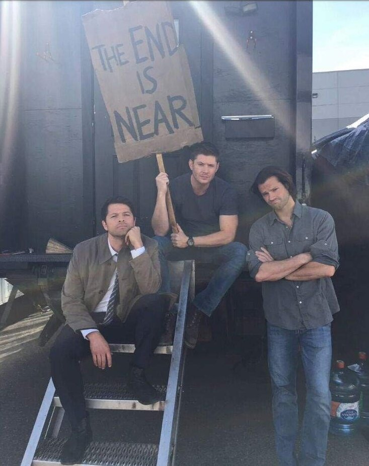 GilsFloofHair's tweet photo. The beards are off.
Season 15 officially started...
THE END IS NEAR
#Supernatural #Season15 #TheEndIsNear #StoryisOver #WelcomeToTheEnd https://t.co/VuCzkgRuPb