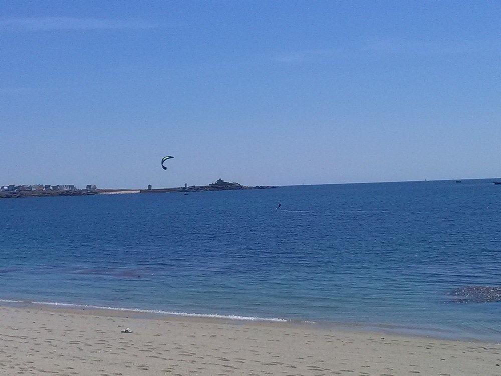 ChezTib's tweet photo. Encore de belles photos... kite surf plage de Kerouini https://t.co/U5GGZ7CVt9