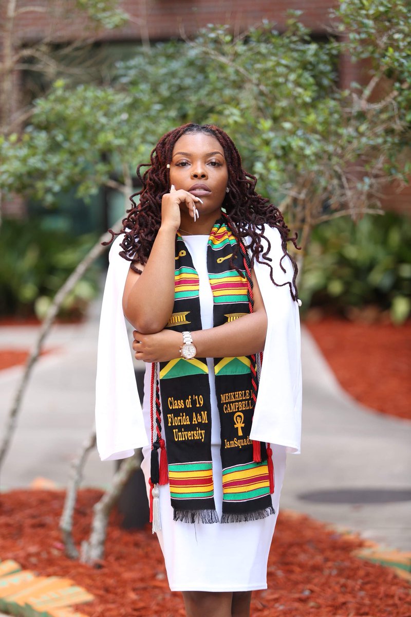 LocdGawdess_'s tweet photo. Haffi mek sure seh unnu know wah gwaan 🇯🇲👩🏾‍🎓 #Famu19 #BadGyalMeme #JamSquadEnt #JamaicanGrad https://t.co/VwoASy2iSD