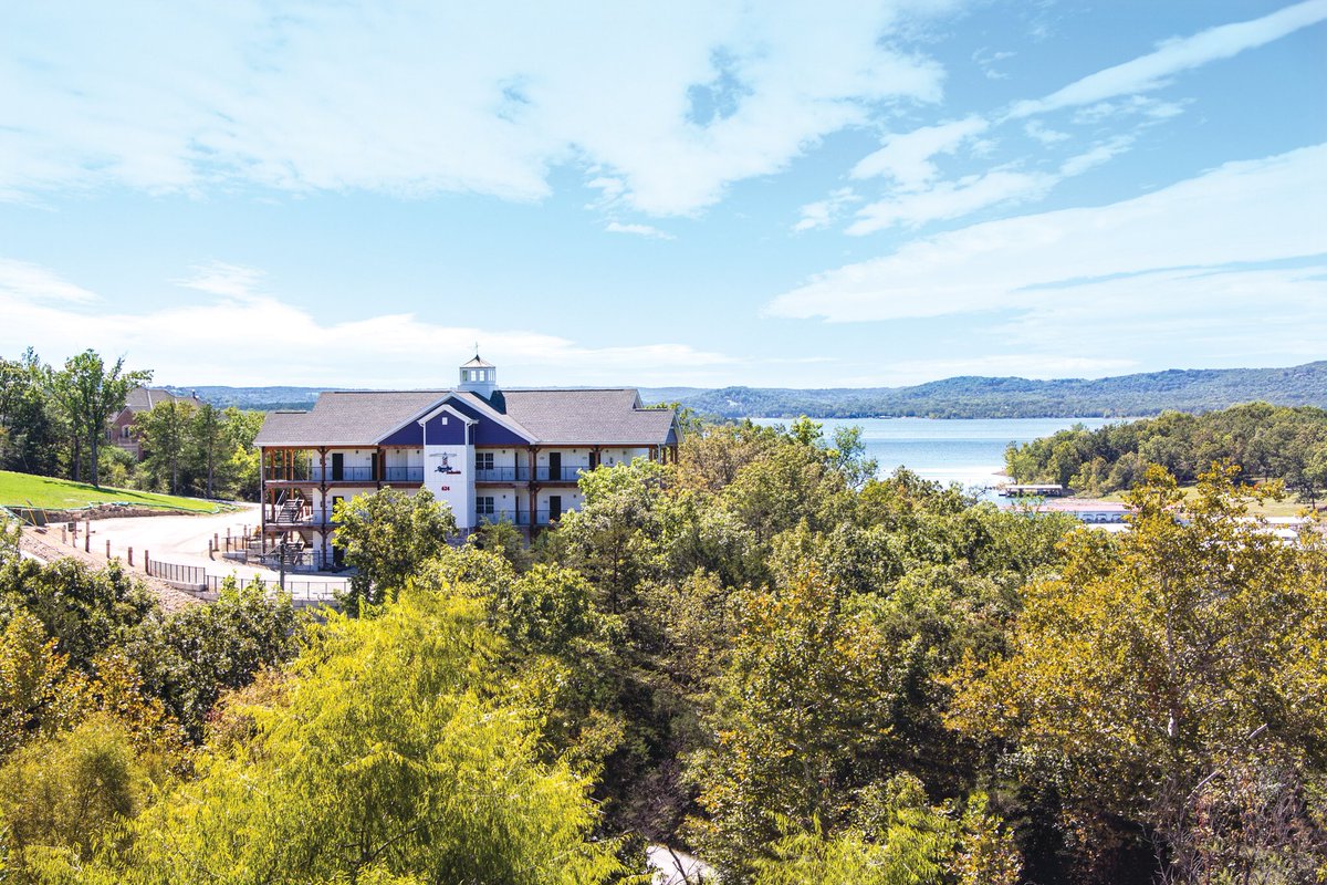SpvLakeside's tweet photo. What a beautiful location Stormy Point Village Lakeside has! #lakeview #nightlyrental #capitalvacations #TuesdayMotivation #traveltuesday #familyadventure https://t.co/F0q3IcFGrX