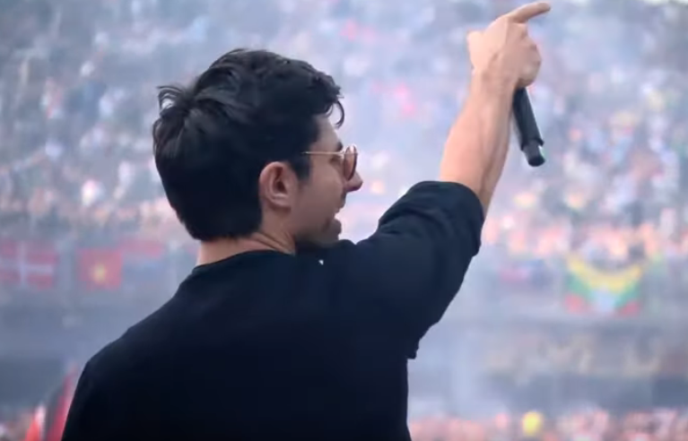 mpinos_mour's tweet photo. #KSHMR At #Tomorrowland2019 || Mainstage || Full Set HD 👀👉https://t.co/6qlvipmItl https://t.co/gpYVkJxZWn