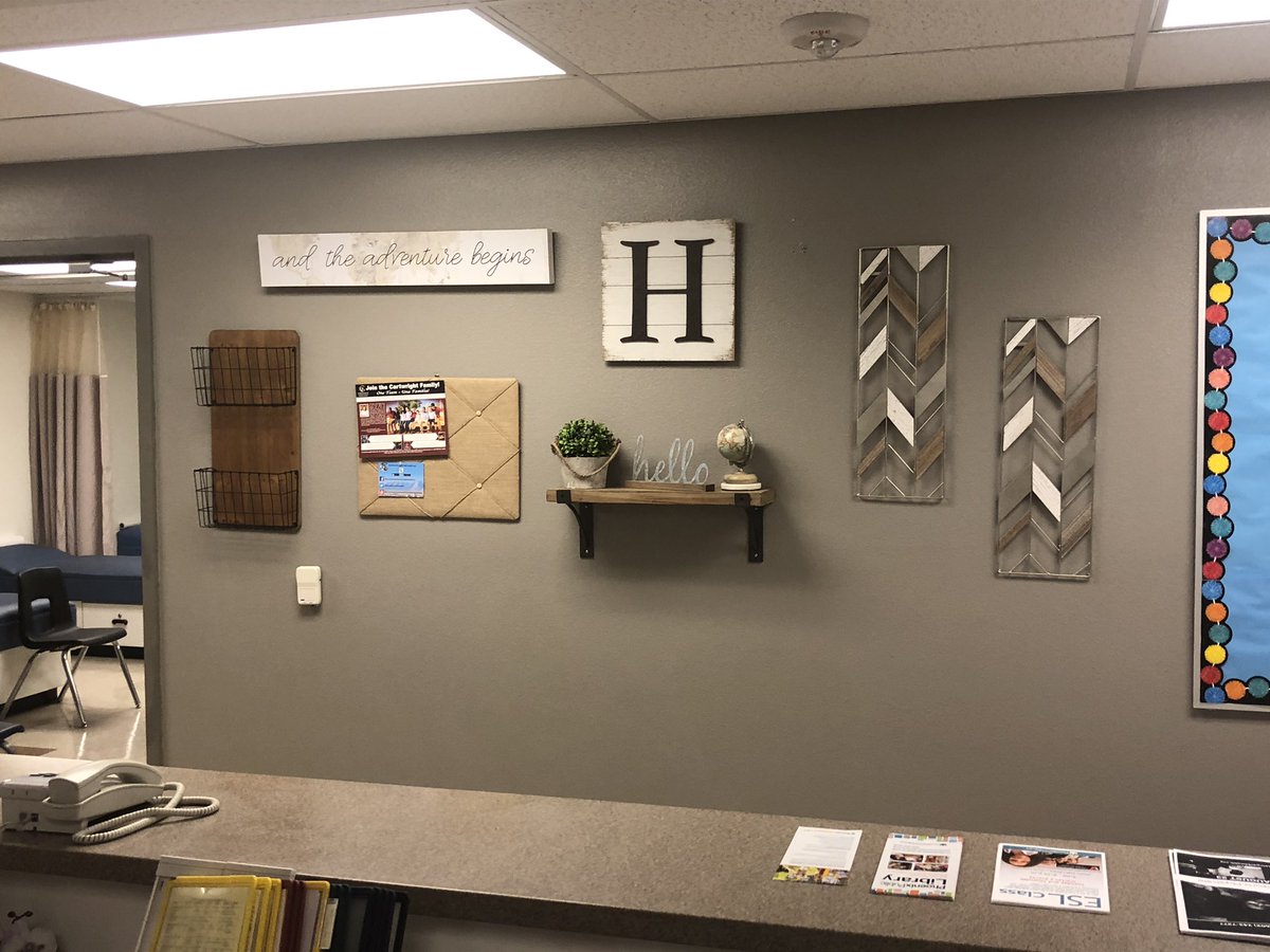 CraigHorpedahl's tweet photo. New school year, new front office decor! Expect excellent customer service in the office and in the classroom. #CustomerService #CSD83 https://t.co/4bqtj4fQvq