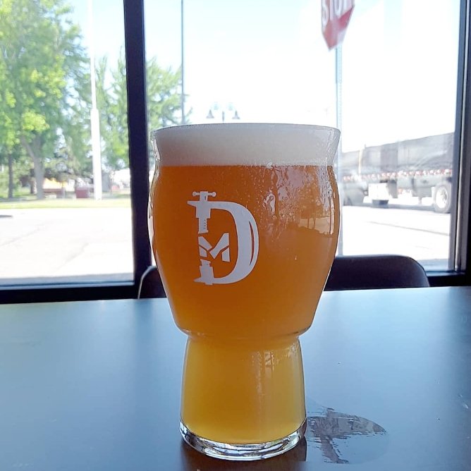 Now on tap!!!
Jimmy's Dirty 'Dena West Coast IPA @ 6.6% Abv 
#tworeleasetuesday #westcoastipa #ontapnow #summertime #beer #coldbeer