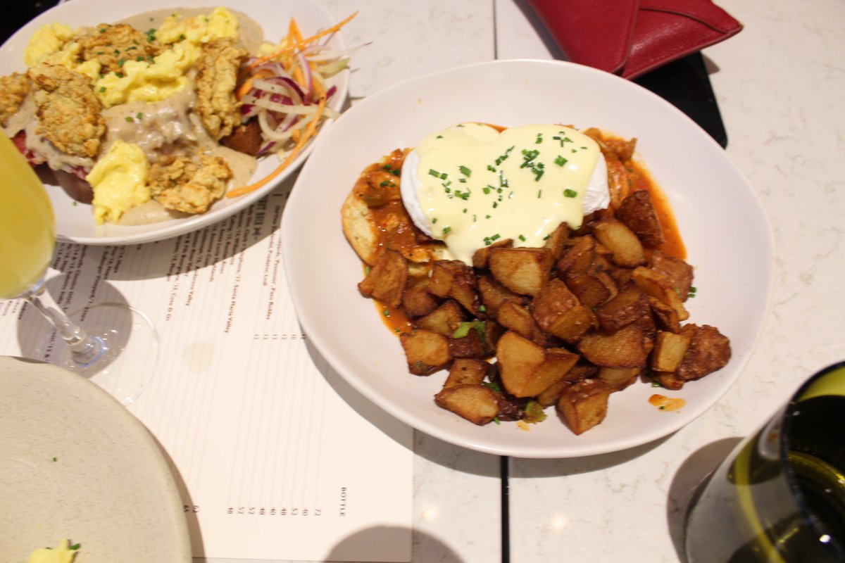 verylocalnola's tweet photo. #Brunchfaced: DTB might not officially mean 'Down to Brunch,' but it should
https://t.co/c6aWHwx9Yx https://t.co/EX0meIWgZy