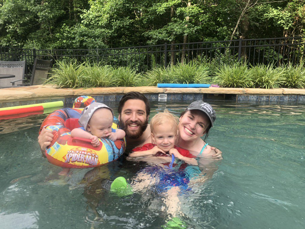 tealPGE's tweet photo. #hfemiway #HFSummerSelfieChallenge
At the pool! https://t.co/BUvMrXbbCg