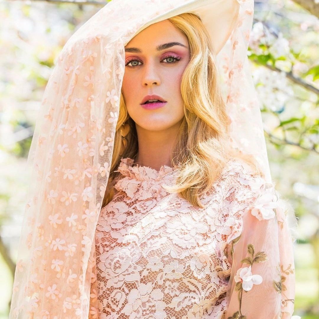 AlgodaoLucas's tweet photo. @vmas @MTV Katy Perry deserves a nomination https://t.co/nmaMkAXI7u