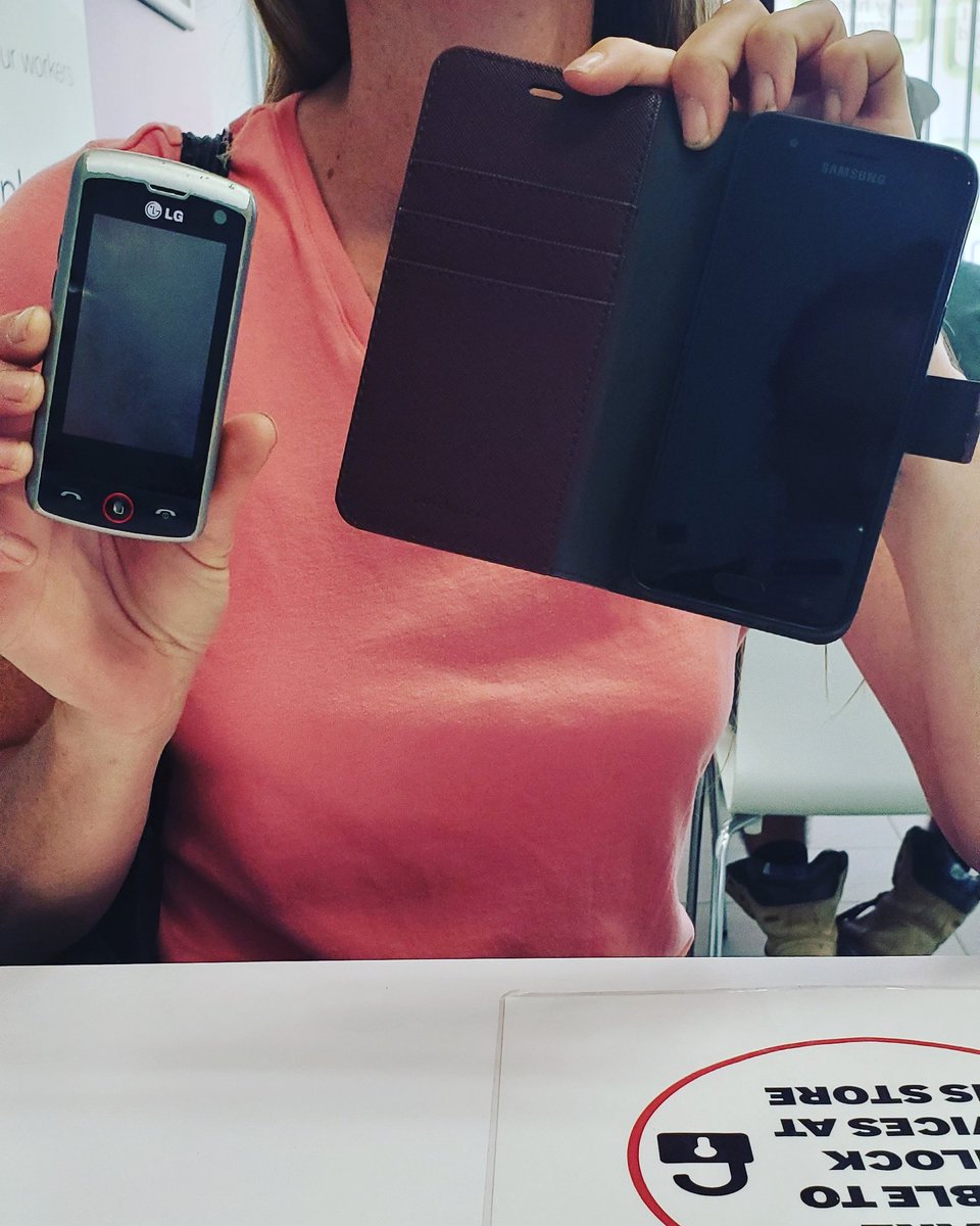 KelcomBritt's tweet photo. After 7 years, Renee felt like it was time to get a new phone! Enjoy your new Samsung J3 Renee!! @kelcomwireless #Kelcom #Koodo #Ckont #Samsung #J3 https://t.co/W0eIlfbC4R