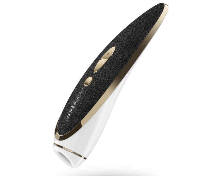 whatsgoodtodo1's tweet photo. #AD #REVIEW @SatisfyerCOM Luxury Haute Couture #Vibrator "I think it would be putting it mildly to say that we have enjoyed ourselves putting it to the test. It has been one of those occasions where a touch of luxury has been well worth it! ⭐️⭐️⭐️⭐️⭐️" https://t.co/rxQVFNGMRm https://t.co/gcOmEkb7da