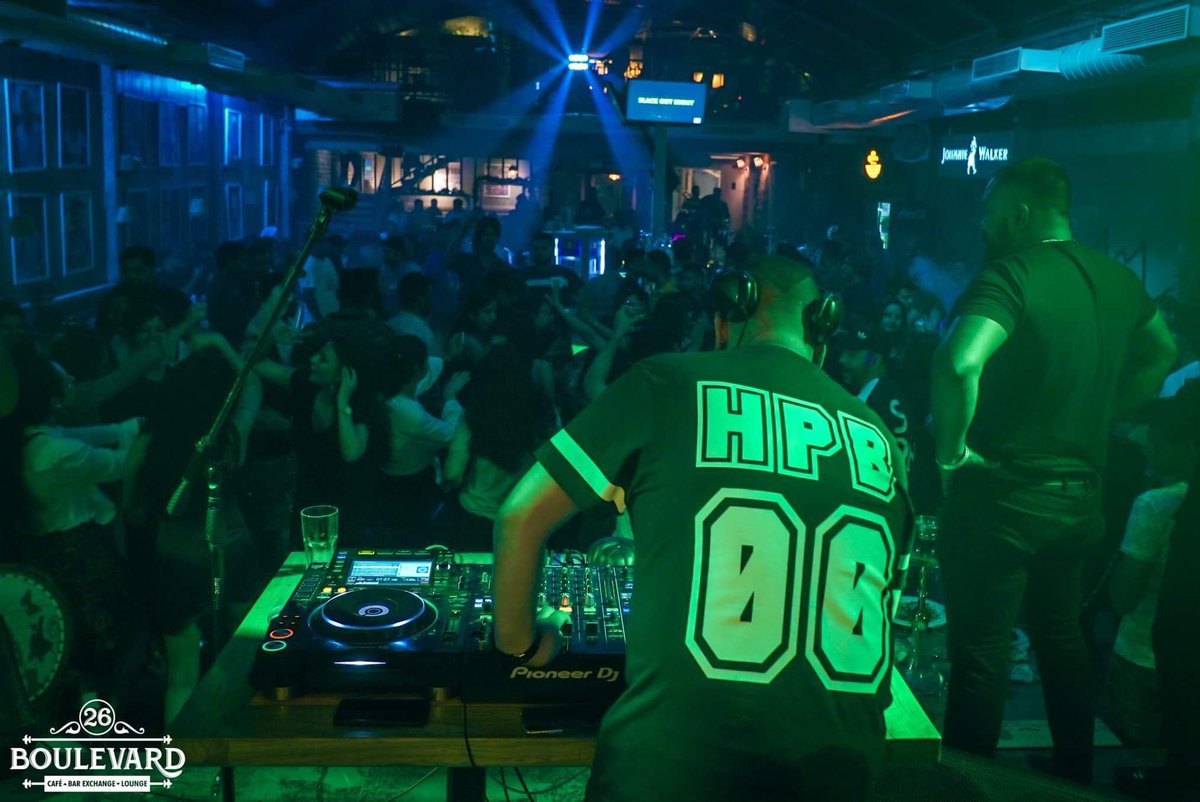 Deejayhitesh's tweet photo. 👉🏼👉🏼That's How we Dusted CHANDIGARH last Saturday Night at 26 Boulevard .....Super Packed House ....Big up to Team 26 Boulevard &amp; Glance Entertainment for this One 🍾🍻🎉🎉🍾👍 #djgiteshworldwide #glanceentertainment #halfpastblack #26Boulevard #chandigarh https://t.co/XY2RpL16nQ