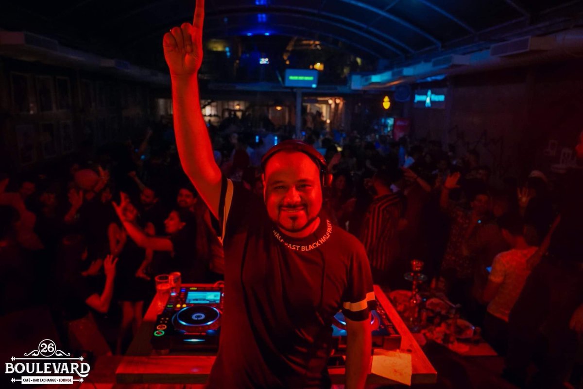 Deejayhitesh's tweet photo. 👉🏼👉🏼That's How we Dusted CHANDIGARH last Saturday Night at 26 Boulevard .....Super Packed House ....Big up to Team 26 Boulevard &amp; Glance Entertainment for this One 🍾🍻🎉🎉🍾👍 #djgiteshworldwide #glanceentertainment #halfpastblack #26Boulevard #chandigarh https://t.co/XY2RpL16nQ