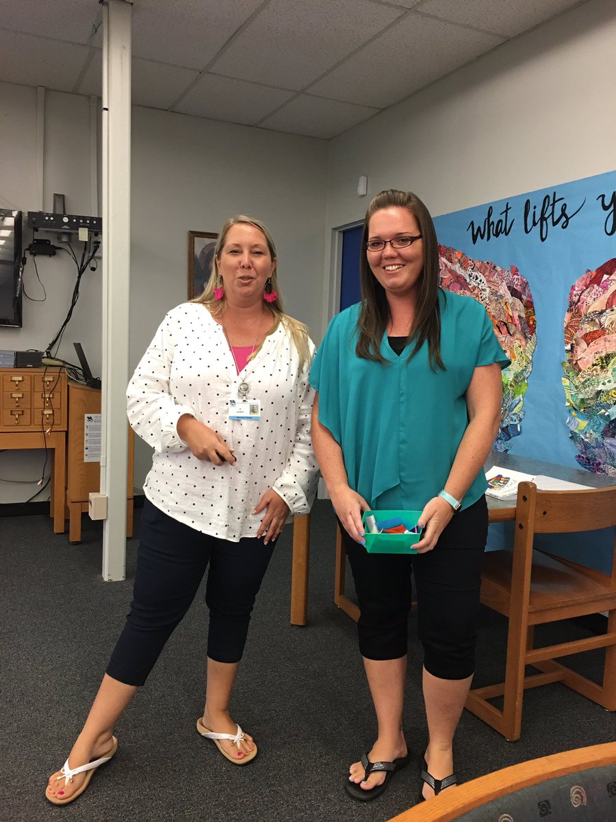 Shirl_75's tweet photo. I have so many ideas to think through and plan for! #limitlessSchoolChat Thank you @meredithg17 @clc1820 https://t.co/B9vxqJrsUV