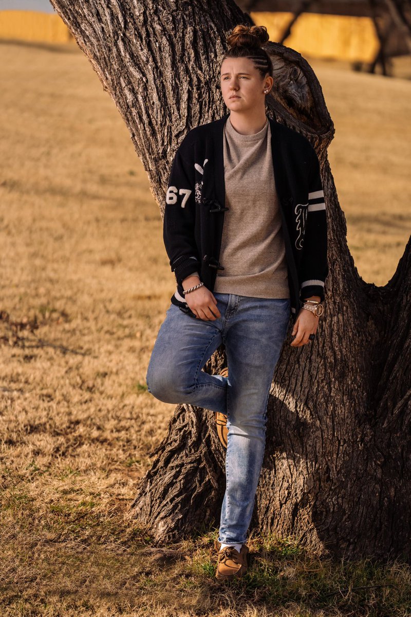 ReeceGinger35's tweet photo. Senior photos #hopeitsnottoolate🤷🏼♀️ https://t.co/AR7sKcu9pc