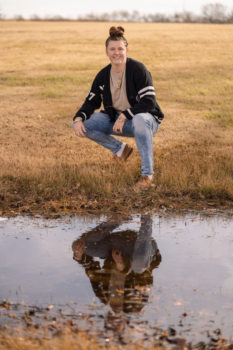 ReeceGinger35's tweet photo. Senior photos #hopeitsnottoolate🤷🏼♀️ https://t.co/AR7sKcu9pc