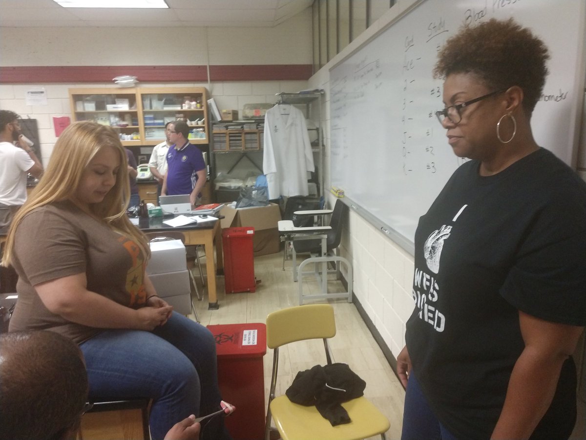 DrJulyeAdams's tweet photo. #PLTWct19 @PLTWorg BI training! UMass! https://t.co/gwV5ftf0pi