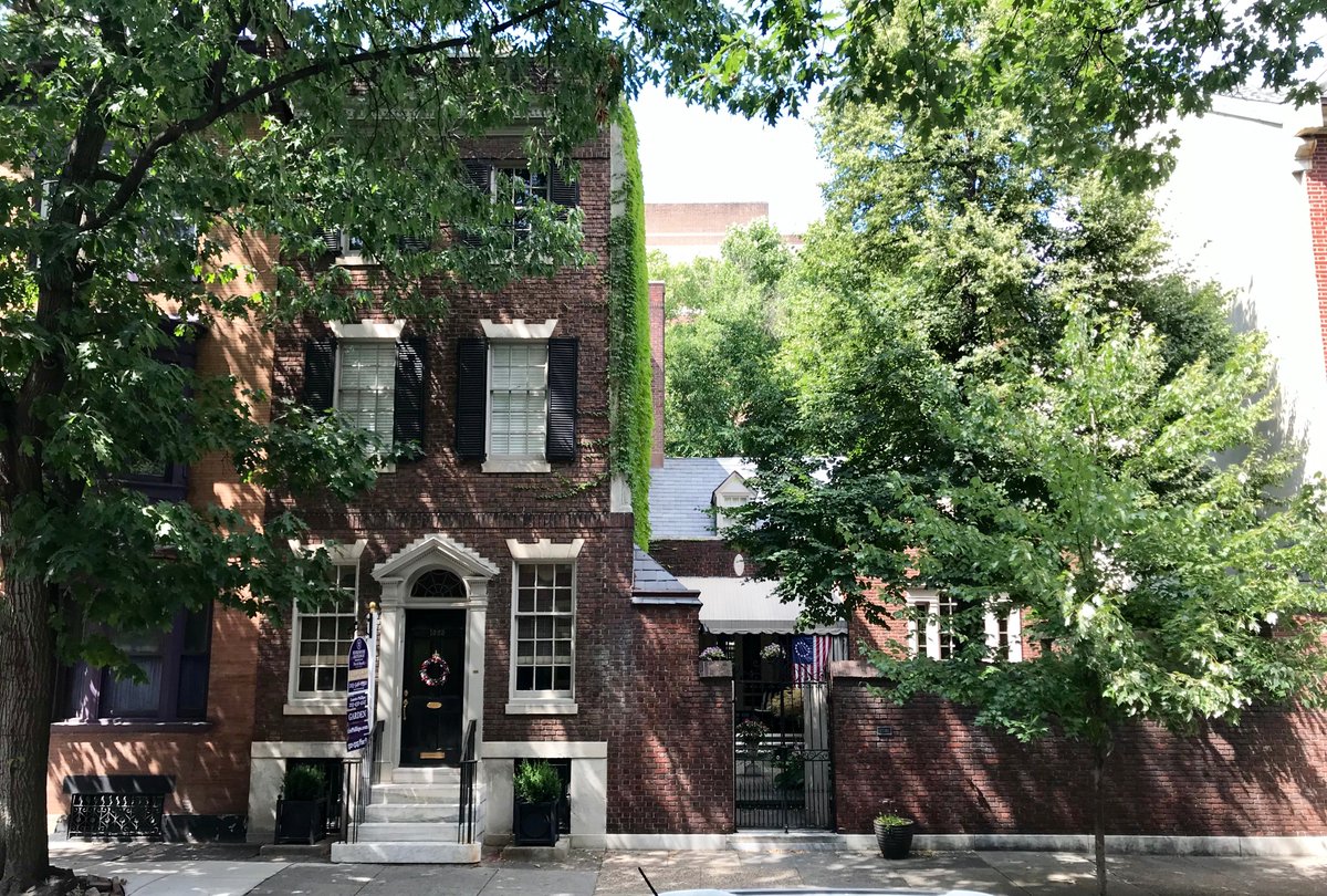 laurierphillips's tweet photo. Live in this Beautiful triple wide Townhouse featuring 4 Beds + media room, 3.5 baths, open entertaining spaces, and fabulous courtyard garden 📍1321-25 Pine Street $1,895,000 #luxuryrealestate #luxuryhomes https://t.co/uOjTOVOHEm https://t.co/MC8mpF5yEZ