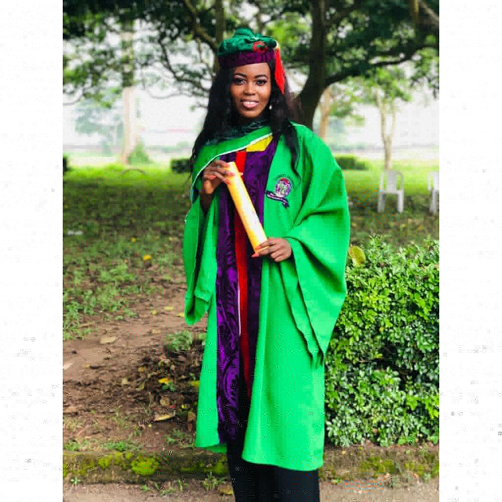 LikinyoT's tweet photo. If you like being pretty and smart. Retweet darling. We need more people who would be confident in who they are and keep breaking down silly ideas and barriers. 
#girls #prettyandsmart #africa #girlsforafrica #cynthiarevenge #covenantuniversity #the14thset https://t.co/rj7o95Lbqy