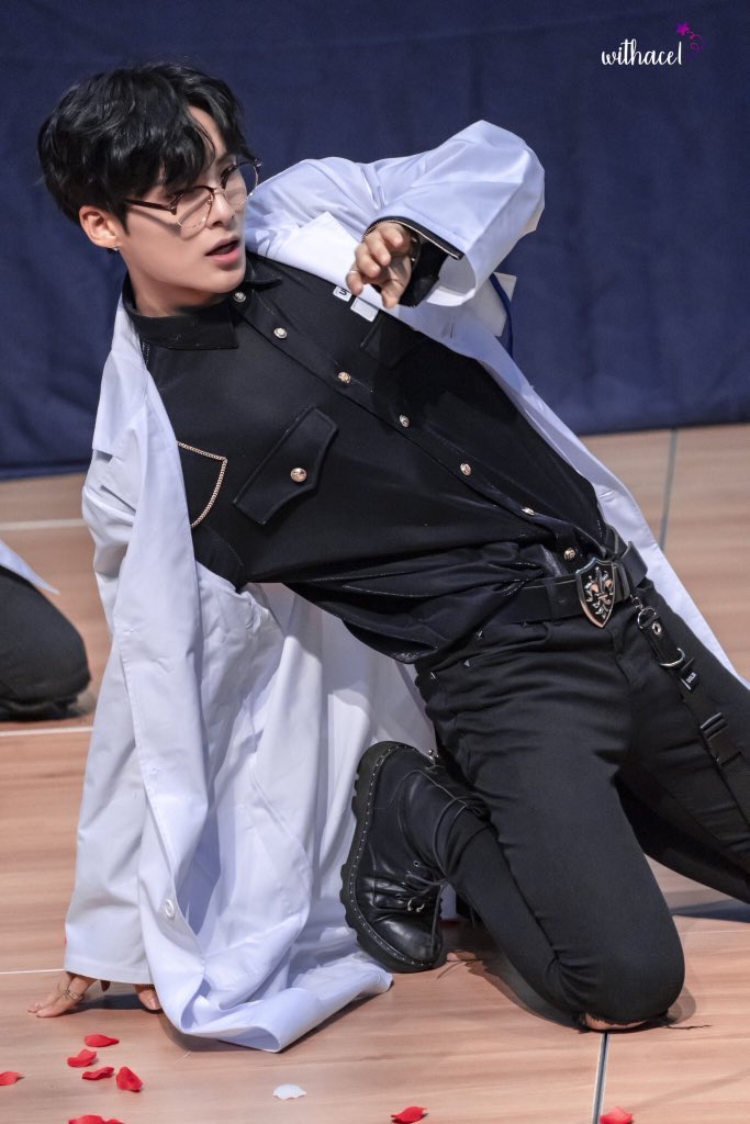 weiyoul in 2026 and also wanna one i guess tweet media