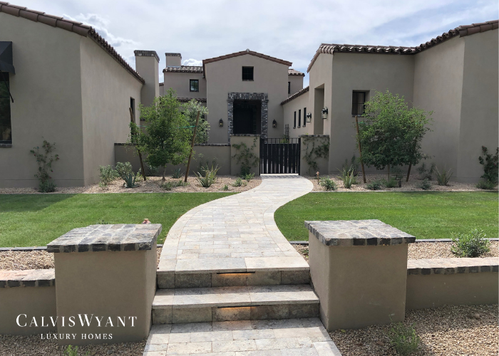Enjoy the #luxury and special touches of a #customhome without the design and build time! Located in the highly sought after #Arcadia neighborhood of #Silverleaf, this home has it all! Visit ow.ly/ot9w50u2ISZ