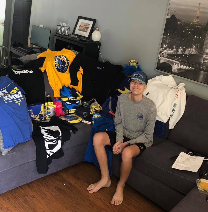 caro_stinny's tweet photo. THANK YOU @Ninja !!!!! #stronglikeak https://t.co/bJyWbmNAO1