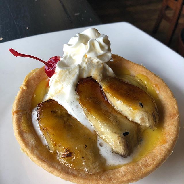 Cheoffrey's tweet photo. Super proud of my dessert cook extraordinaire Andrew with his #bananacreampie he made everything #fromscratch it’s topped #bananasfoster style well done! #trustyourcooks #truecooks #cheoffeats #imterriblewithdesserts… https://t.co/P1iMXsVDPP https://t.co/m5MTtVV9z5