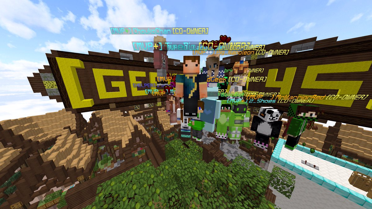 MrsMcGeek's tweet photo. Finally had all the GEEKS officers online at the same time and got to celebrate getting the yellow guild tag (FYI - only hours before we hit lvl 46). <🤓/ The screenie was a hot mess, but I wouldn’t have it any other way. I love this guild! #GeeksGuildBestGuild https://t.co/NKuOta7rNs