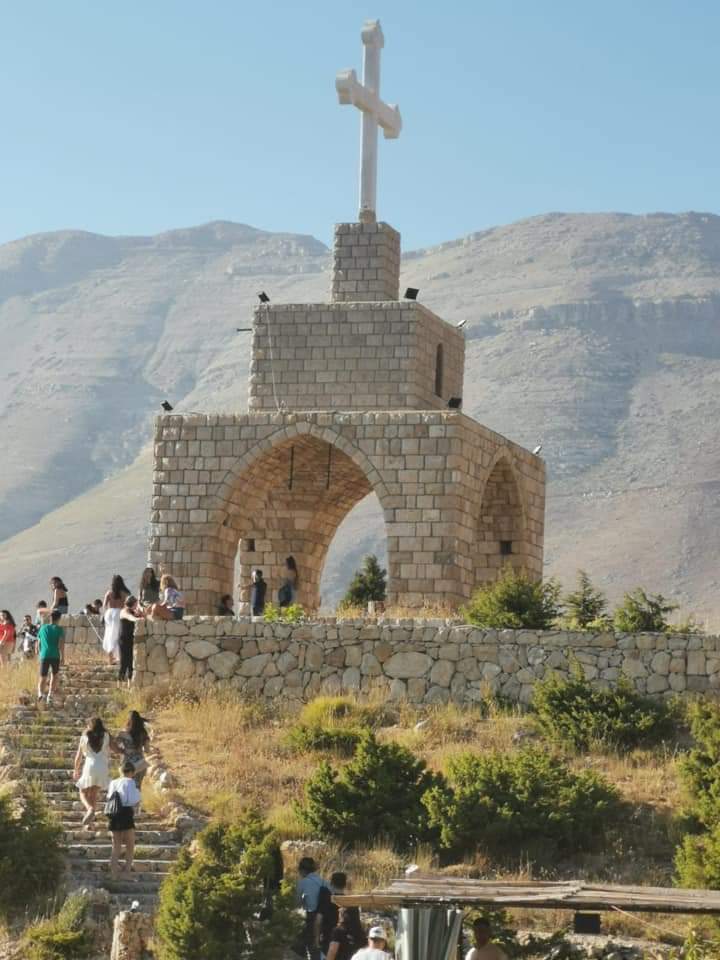 EmilioACaram's tweet photo. La Unión Cultural Mundial Libanesa presidida por Elías Kassab y la Juventud Mundial Libanesa, homenaje a mi hermana Pipi Caram plantaron un Cedro en su nombre en Reserva de Monte Makmel, Líbano y la declaran Mártir de la Causa libanesa mundial. Mil gracias, Habibi.❤🇱🇧🦋🇦🇷❤ https://t.co/HpwkZGj7b8